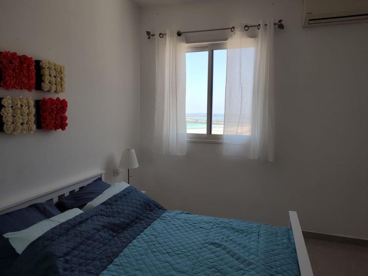 Lovely Three-Room Apartment Above The Promenade Ashdod Exterior foto