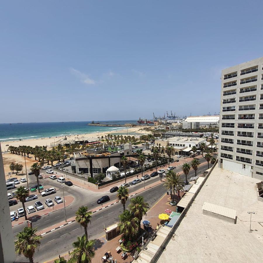 Lovely Three-Room Apartment Above The Promenade Ashdod Exterior foto