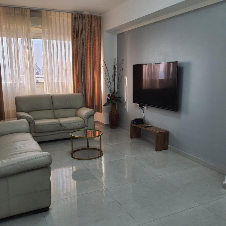 Lovely Three-Room Apartment Above The Promenade Ashdod Exterior foto